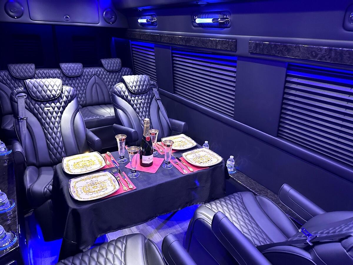 Mercedes-Benz Sprinter 2500 170-in. WB 2024