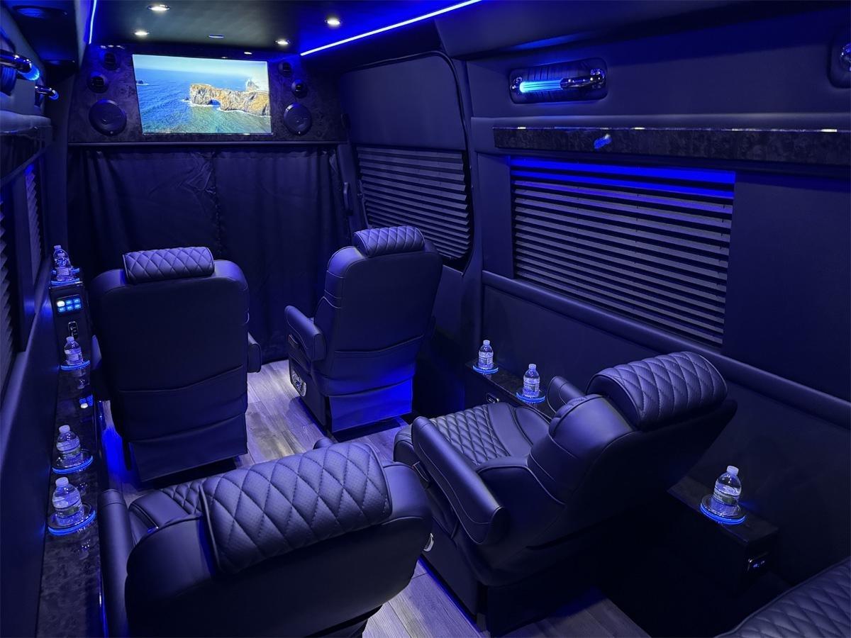 Mercedes-Benz Sprinter 2500 170-in. WB 2024