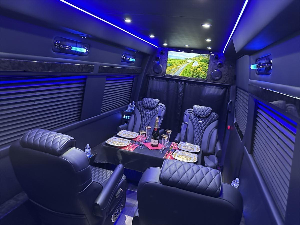 Mercedes-Benz Sprinter 2500 170-in. WB 2024
