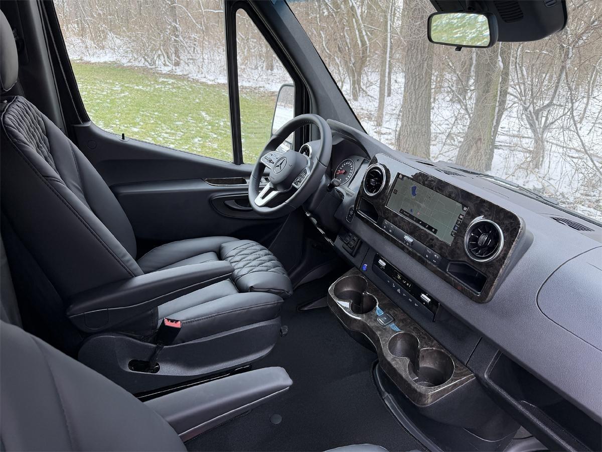 Mercedes-Benz Sprinter 2500 170-in. WB 2024