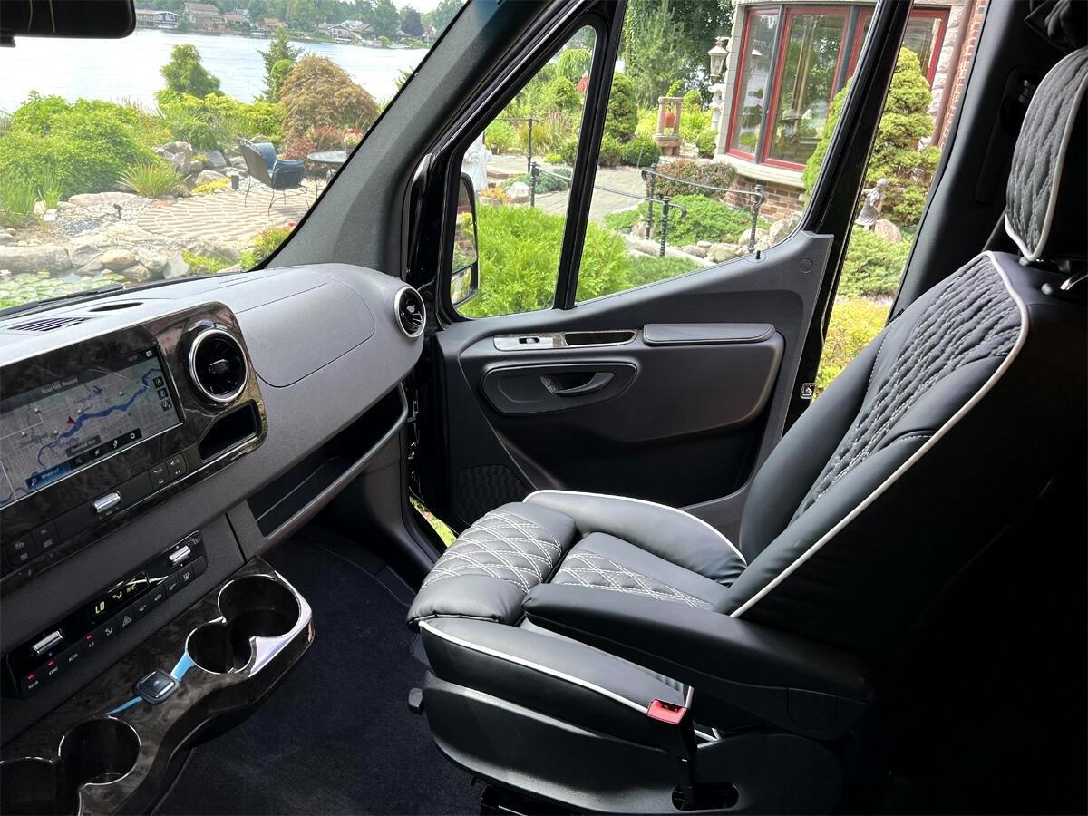 Mercedes-Benz Sprinter  2024