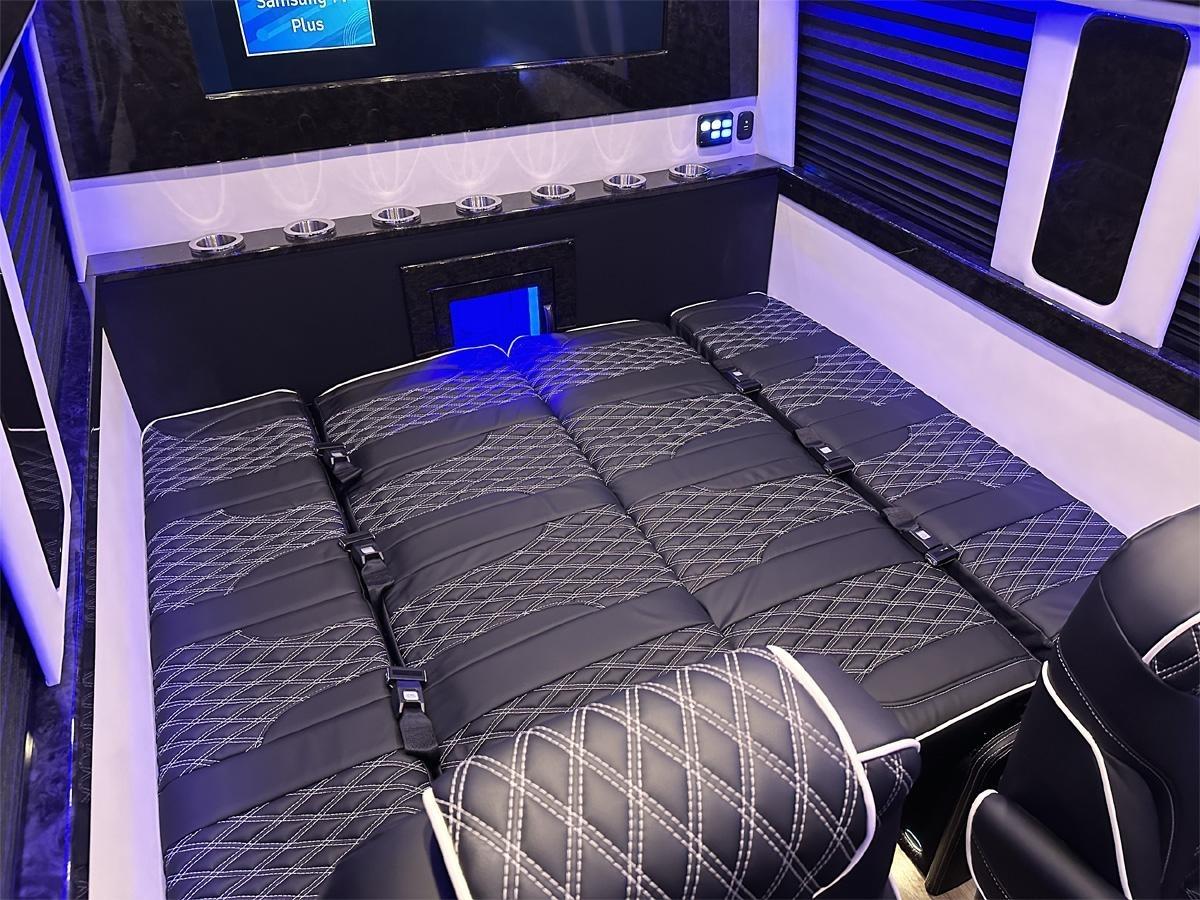 Mercedes-Benz Sprinter  2025