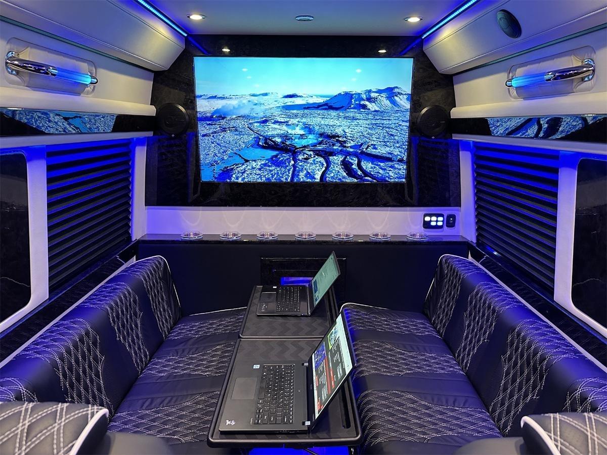 Mercedes-Benz Sprinter  2025