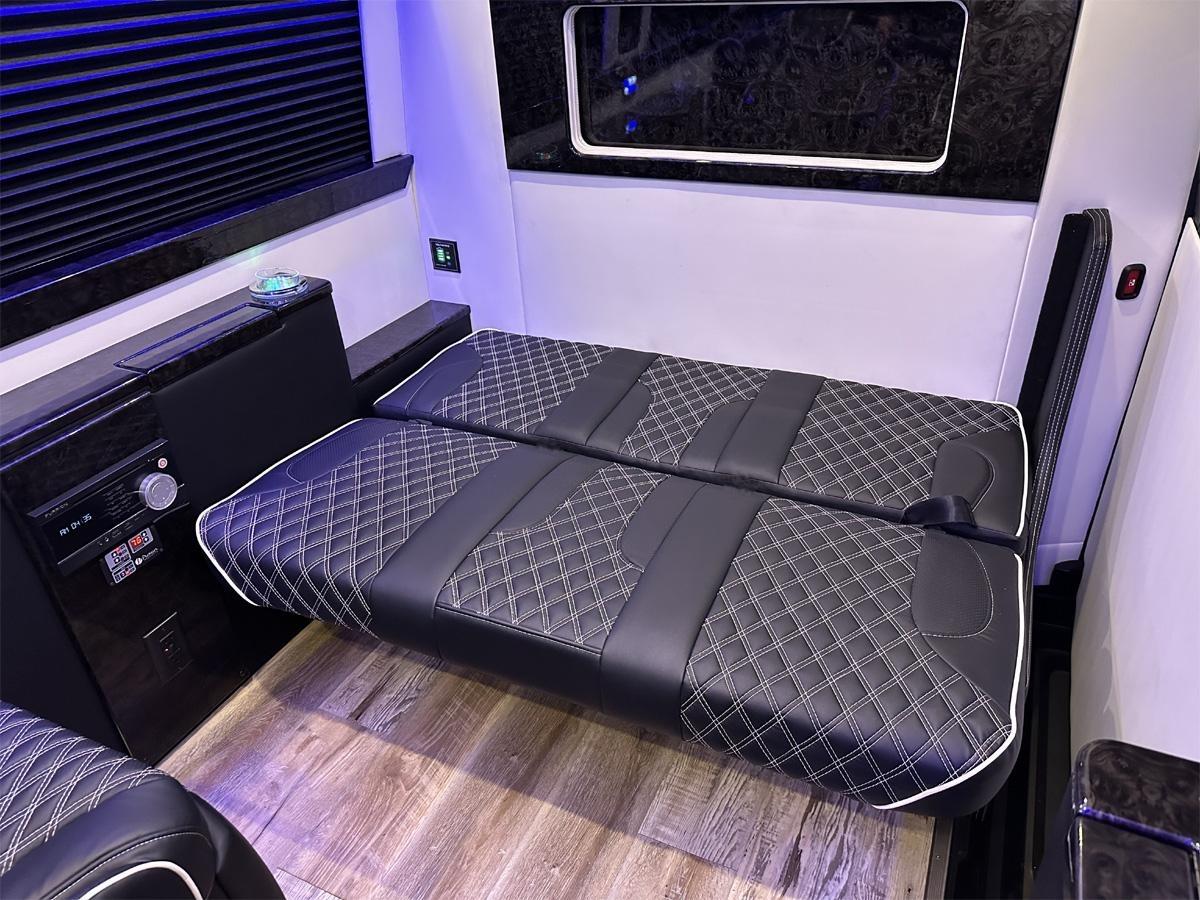 Mercedes-Benz Sprinter  2025
