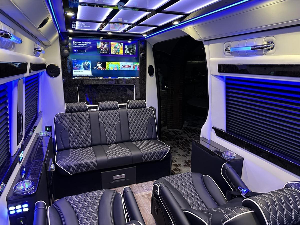 Mercedes-Benz Sprinter  2025