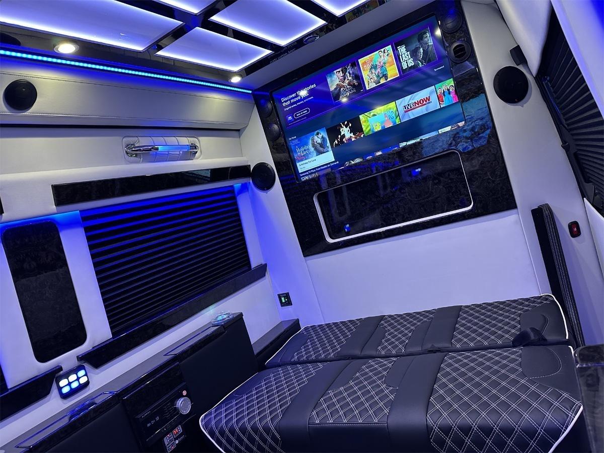 Mercedes-Benz Sprinter  2025