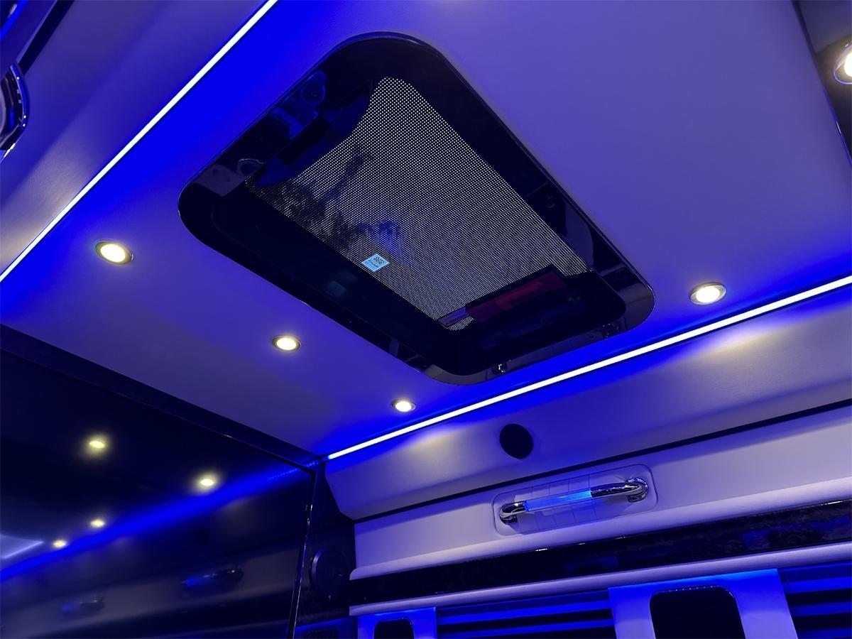 Mercedes-Benz Sprinter  2025