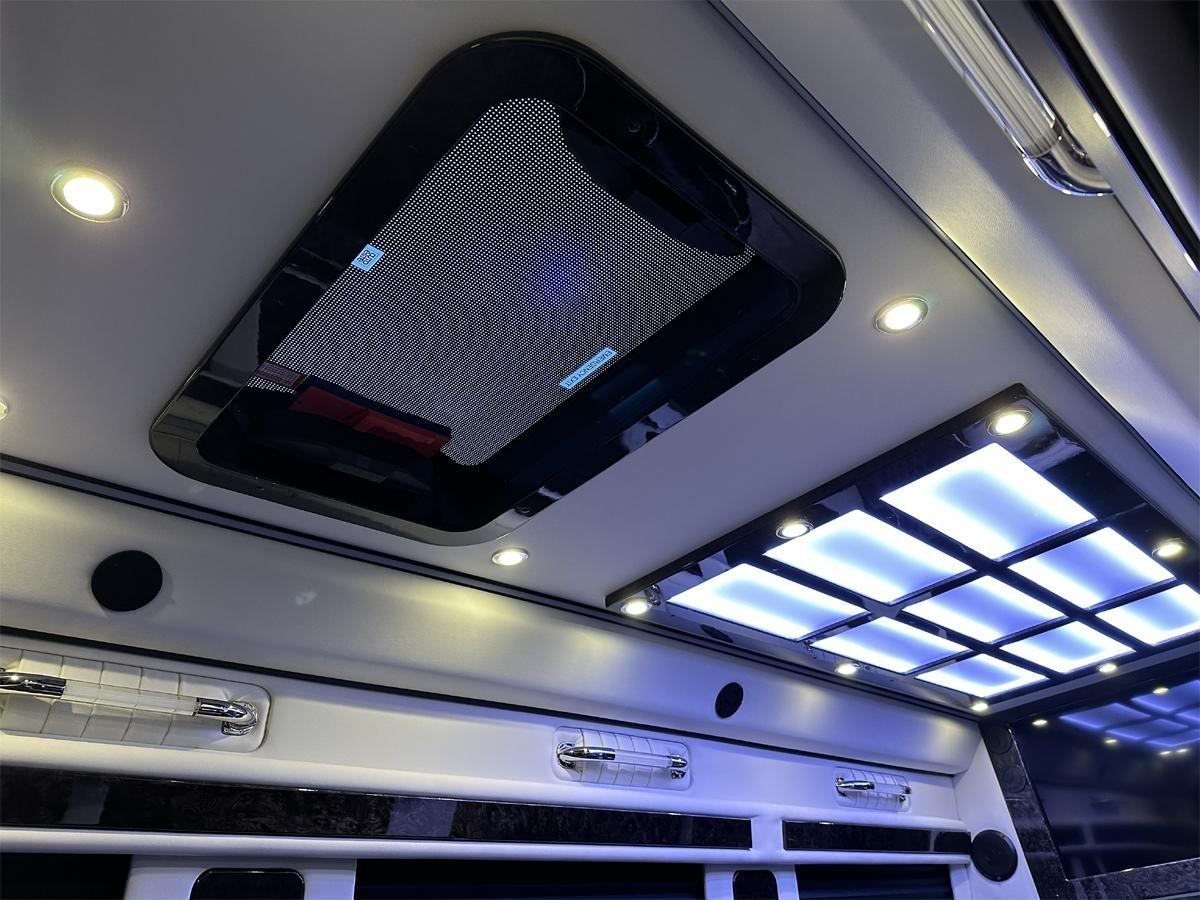 Mercedes-Benz Sprinter  2025