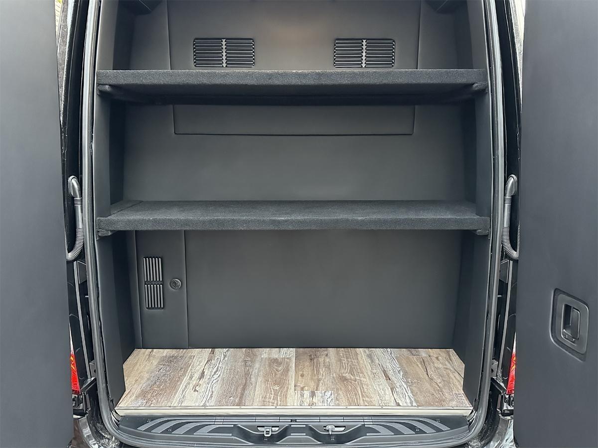 Mercedes-Benz Sprinter  2025