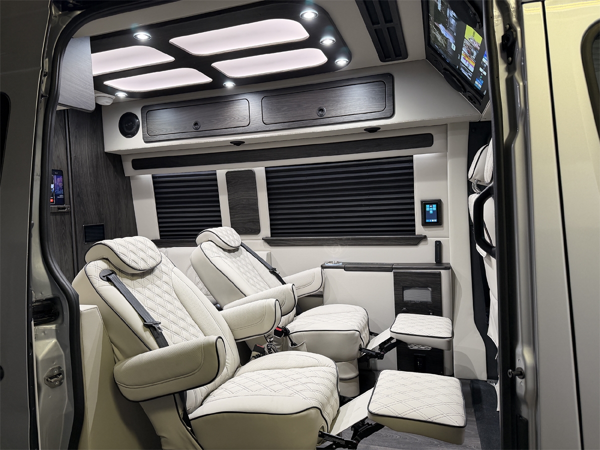 Mercedes-Benz Sprinter 2500 144-in. WB 2024