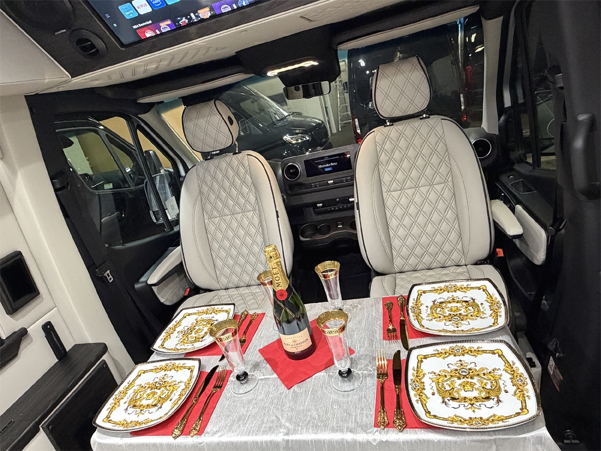 Mercedes-Benz Sprinter 2500 144-in. WB 2024