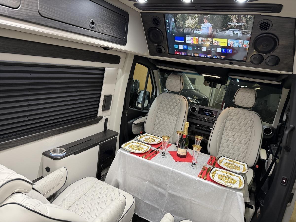 Mercedes-Benz Sprinter 2500 144-in. WB 2024