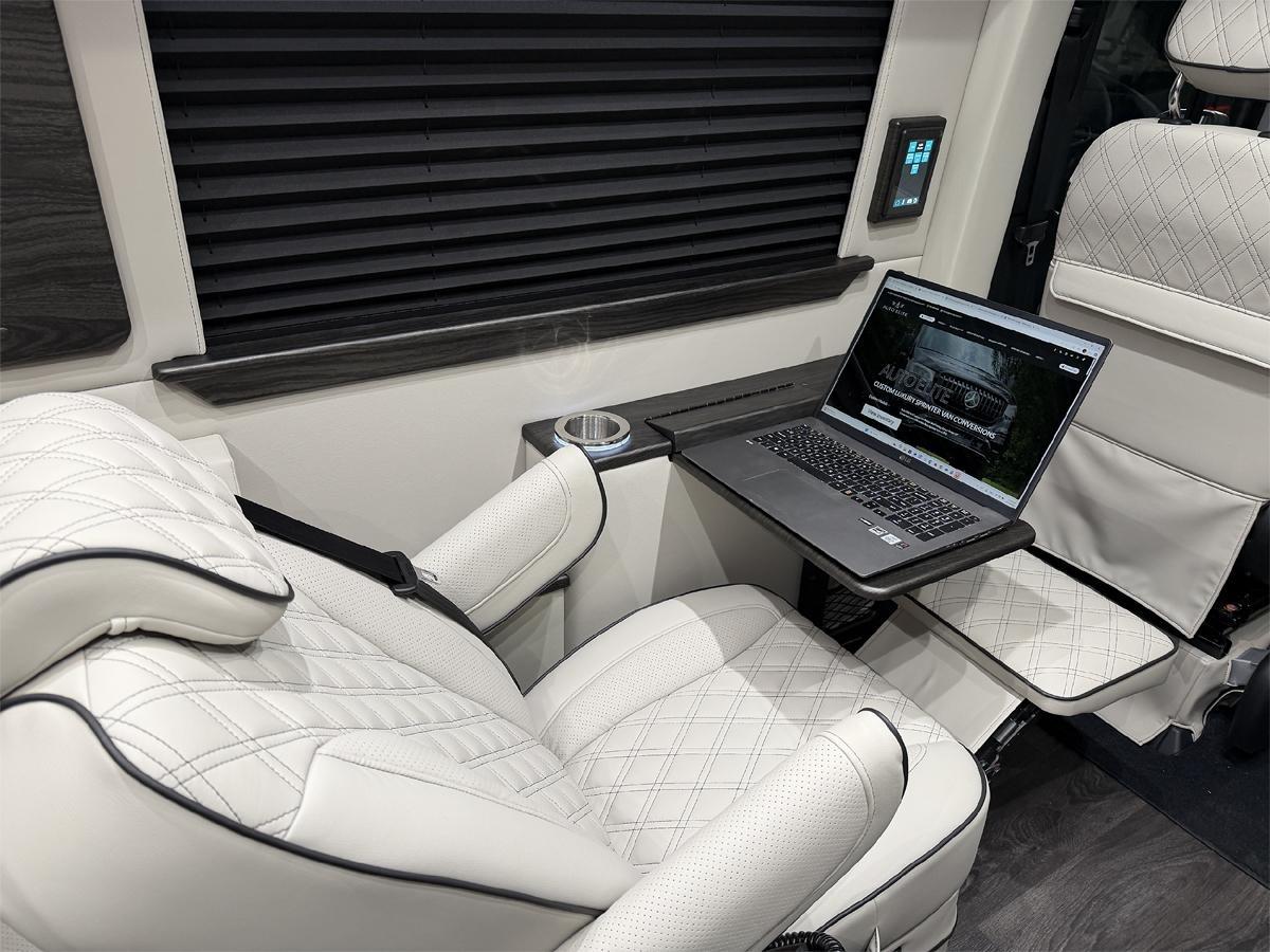 Mercedes-Benz Sprinter 2500 144-in. WB 2024