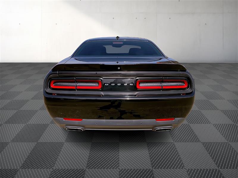 Dodge Challenger SXT Plus 2015