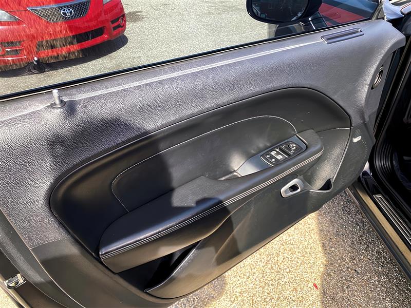 Dodge Challenger SXT Plus 2015