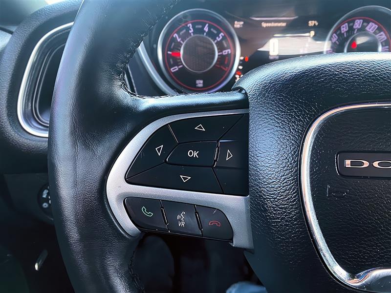 Dodge Challenger SXT Plus 2015