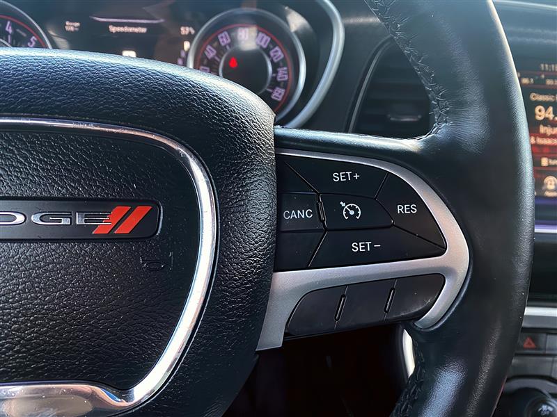 Dodge Challenger SXT Plus 2015