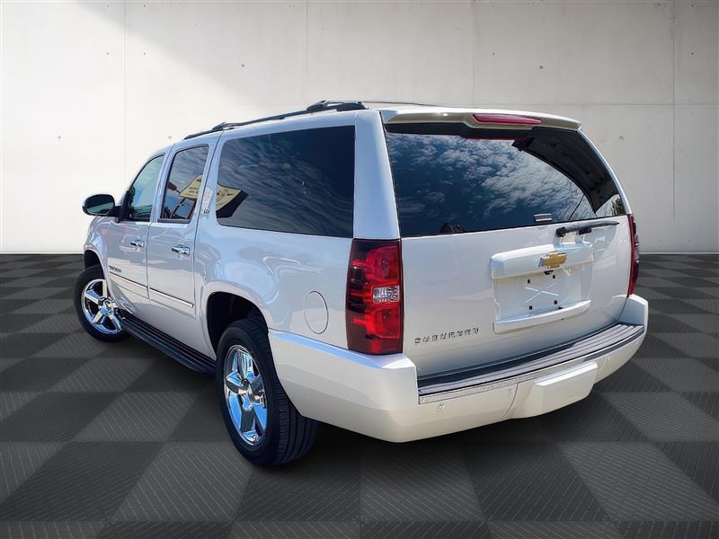 Chevrolet Suburban LTZ 4WD 2013
