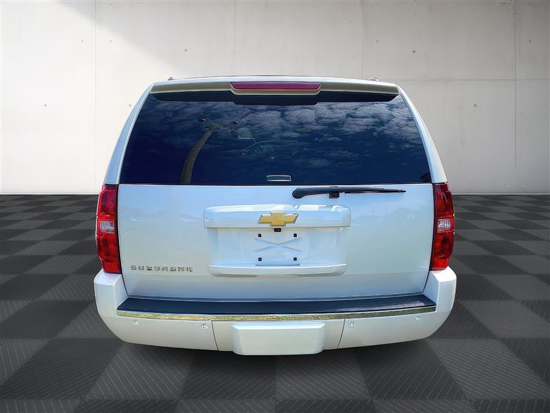 Chevrolet Suburban LTZ 4WD 2013