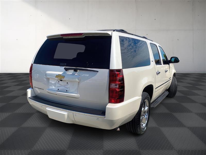 Chevrolet Suburban LTZ 4WD 2013