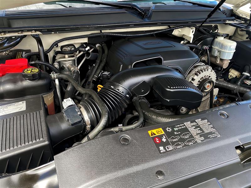 Chevrolet Suburban LTZ 4WD 2013