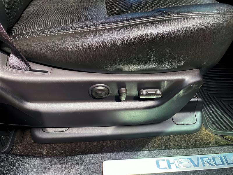 Chevrolet Suburban LTZ 4WD 2013