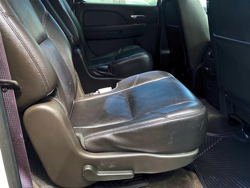 Chevrolet Suburban LTZ 4WD 2013