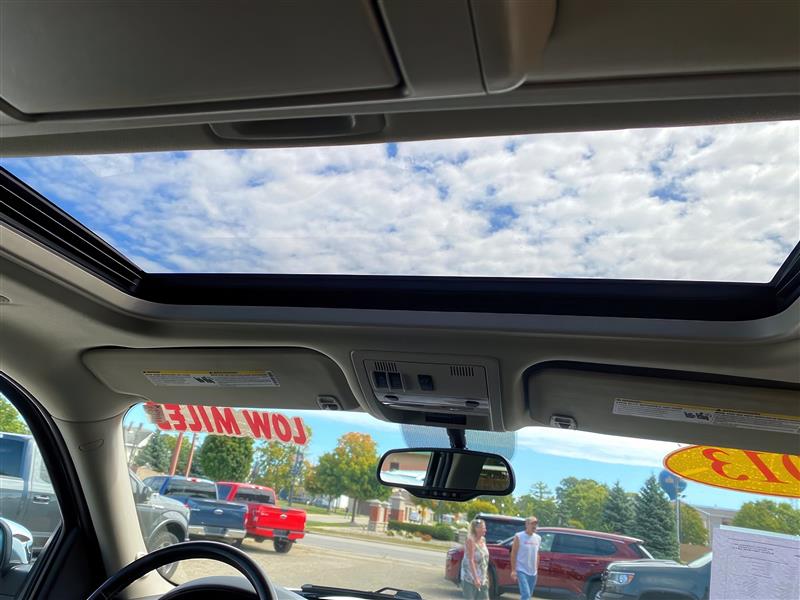 Chevrolet Suburban LTZ 4WD 2013