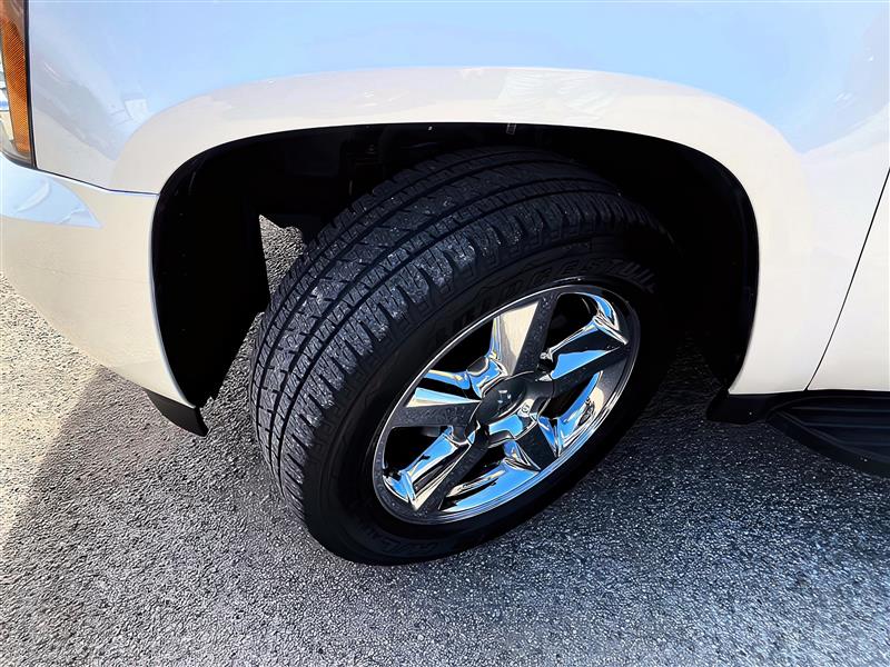 Chevrolet Suburban LTZ 4WD 2013