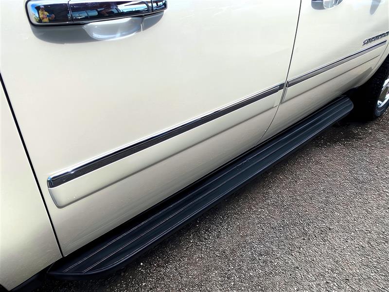 Chevrolet Suburban LTZ 4WD 2013