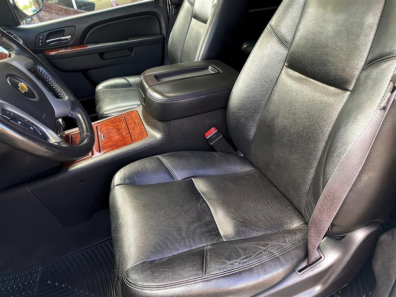 Chevrolet Suburban LTZ 4WD 2013