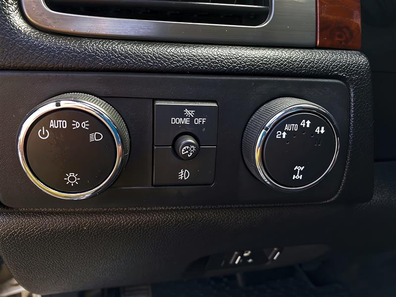 Chevrolet Suburban LTZ 4WD 2013