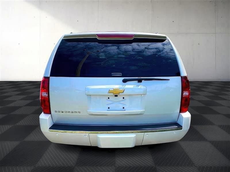Chevrolet Suburban LTZ 4WD 2013
