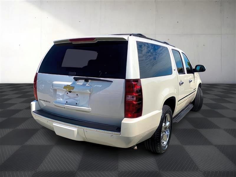 Chevrolet Suburban LTZ 4WD 2013