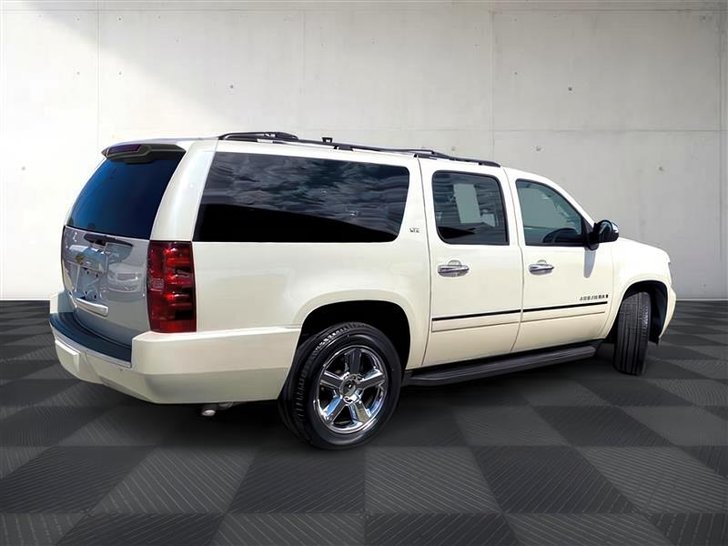 Chevrolet Suburban LTZ 4WD 2013