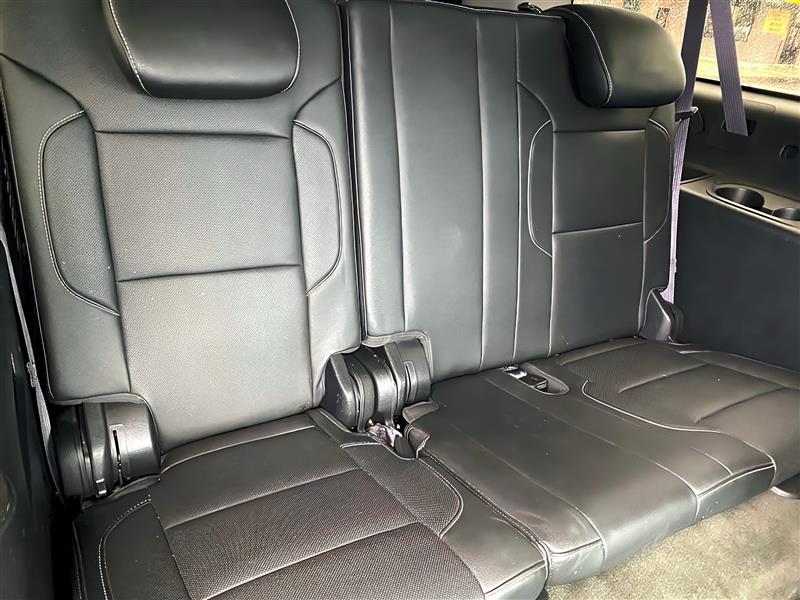 Chevrolet Suburban  2015