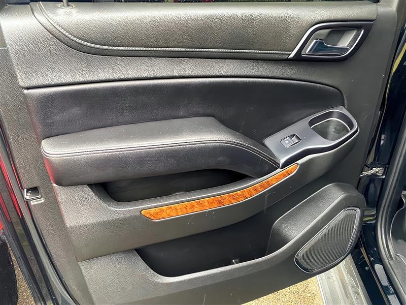 Chevrolet Suburban  2015