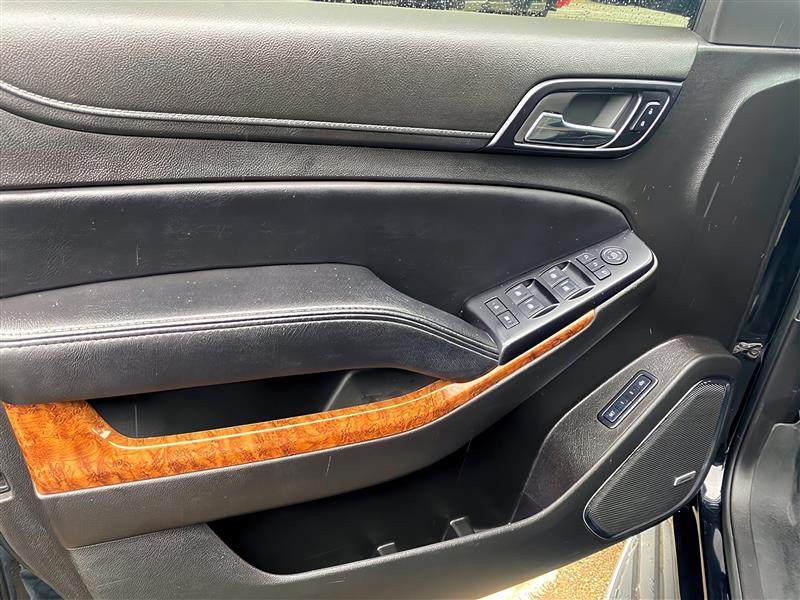 Chevrolet Suburban  2015