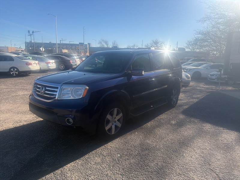 Honda Pilot Touring 4WD 5-Spd AT with DVD 2013