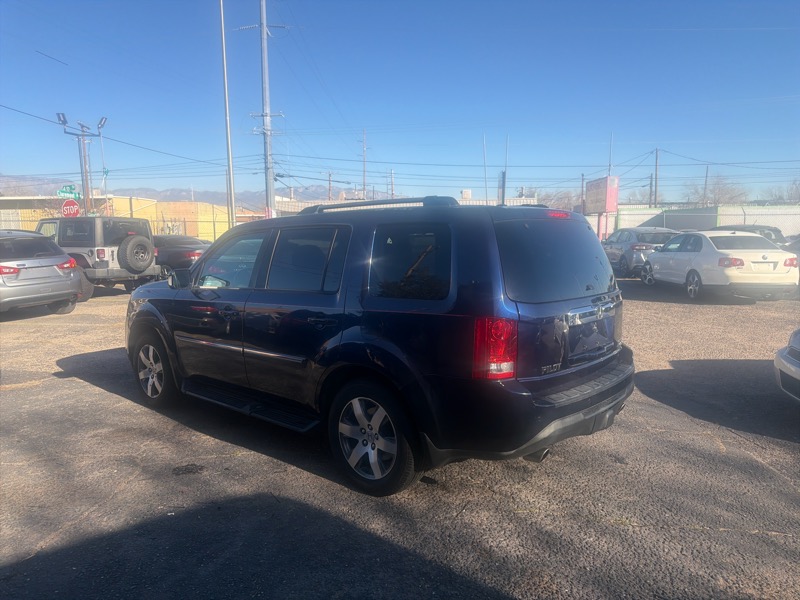 Honda Pilot Touring 4WD 5-Spd AT with DVD 2013