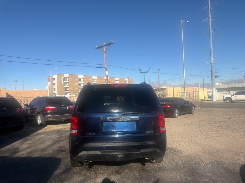 Honda Pilot Touring 4WD 5-Spd AT with DVD 2013