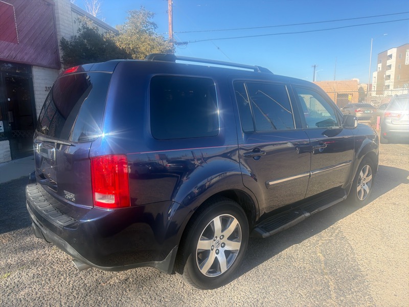 Honda Pilot Touring 4WD 5-Spd AT with DVD 2013