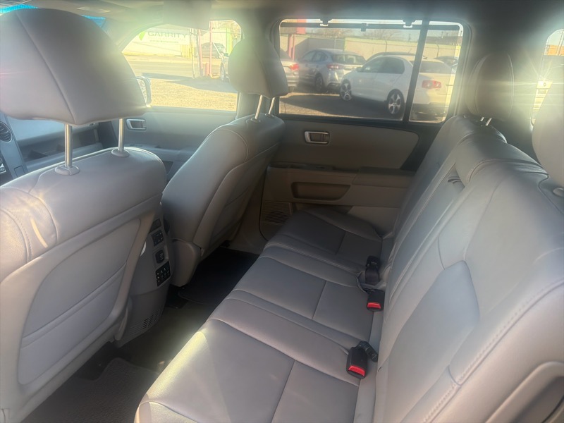 Honda Pilot Touring 4WD 5-Spd AT with DVD 2013