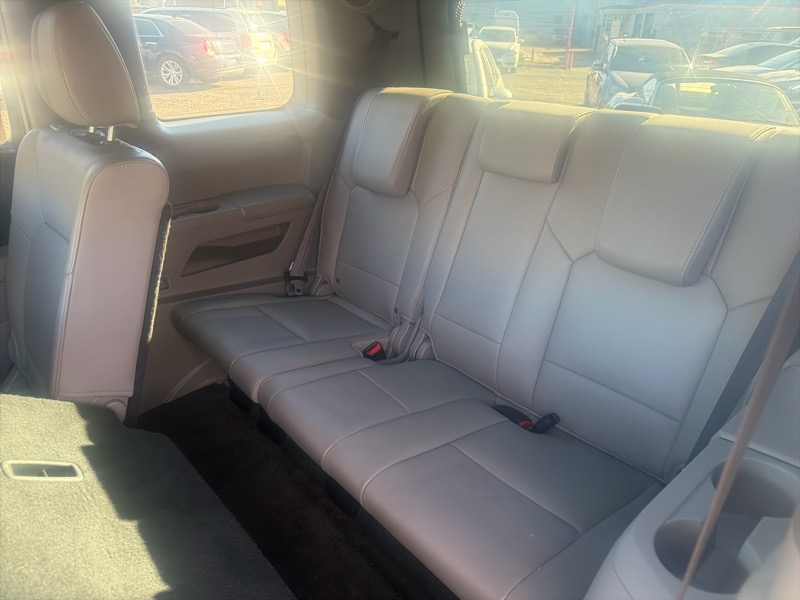 Honda Pilot Touring 4WD 5-Spd AT with DVD 2013