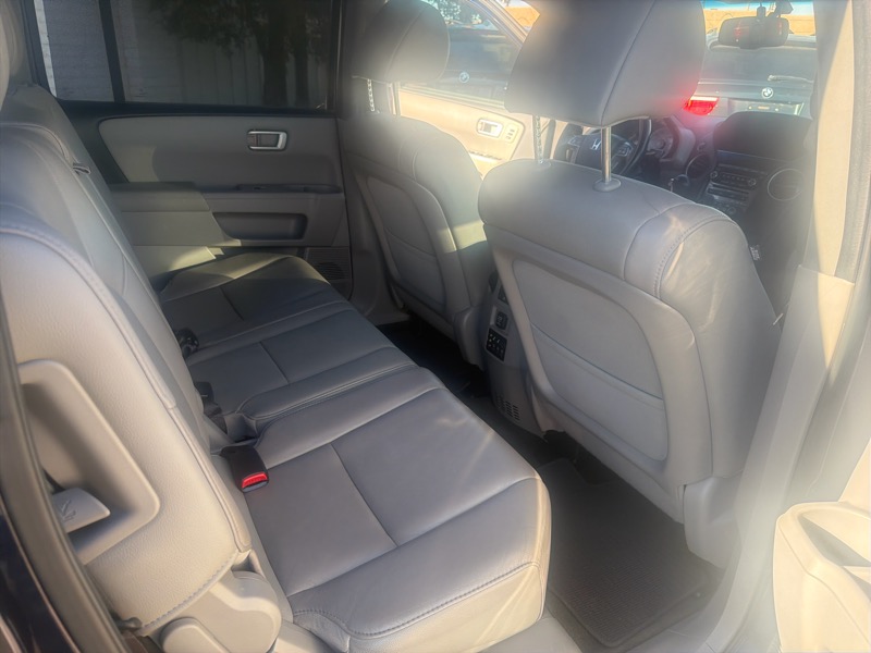 Honda Pilot Touring 4WD 5-Spd AT with DVD 2013