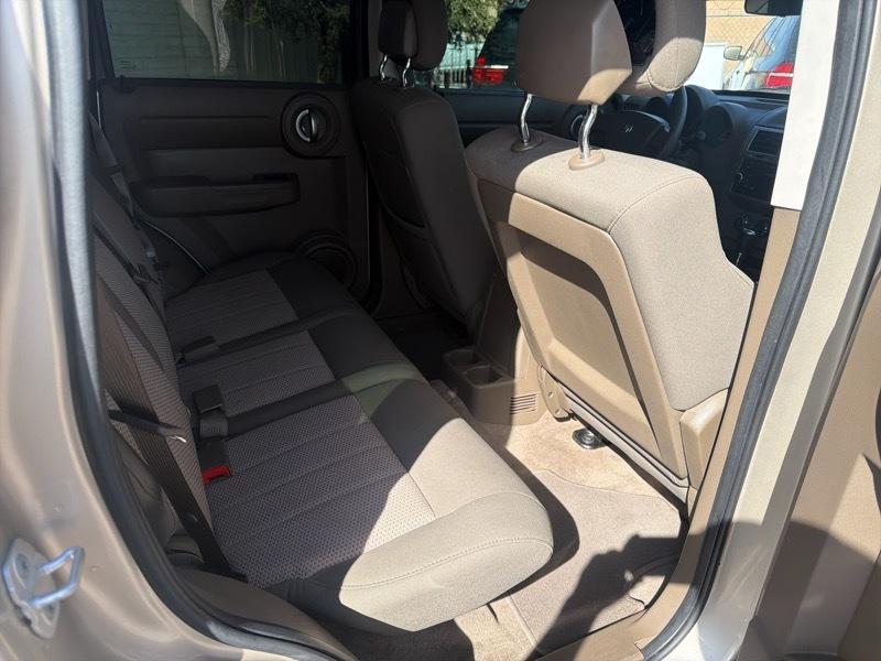 Dodge Nitro SE 4WD 2010