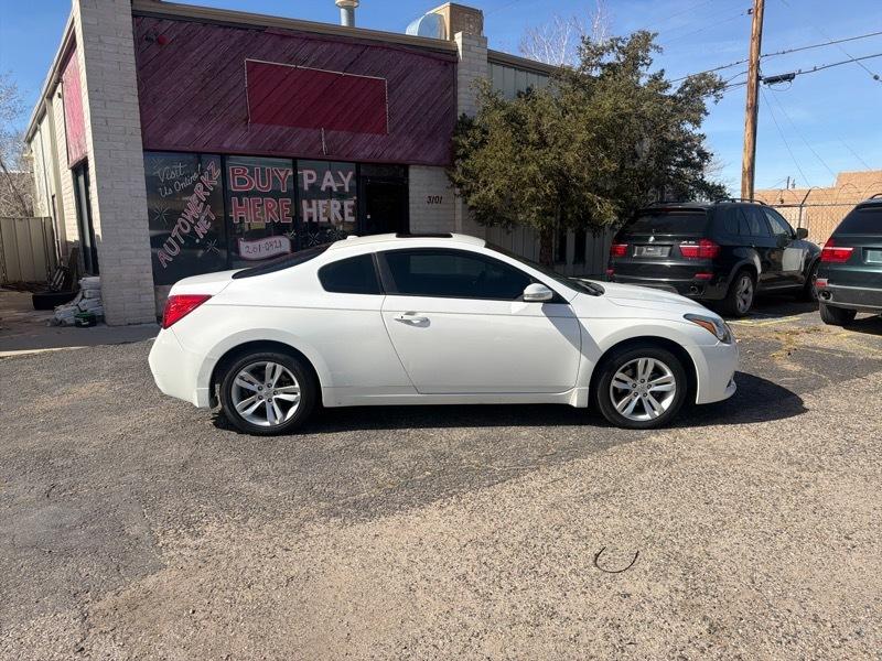 Nissan Altima 2.5 S 6M/T Coupe 2010
