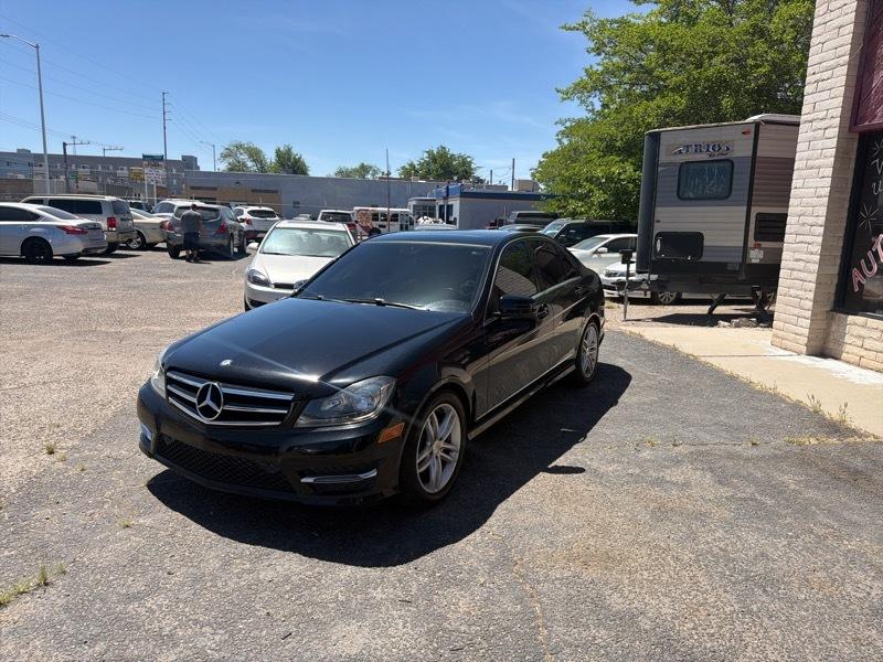 Mercedes-Benz C-Class C250 Luxury Sedan 2014