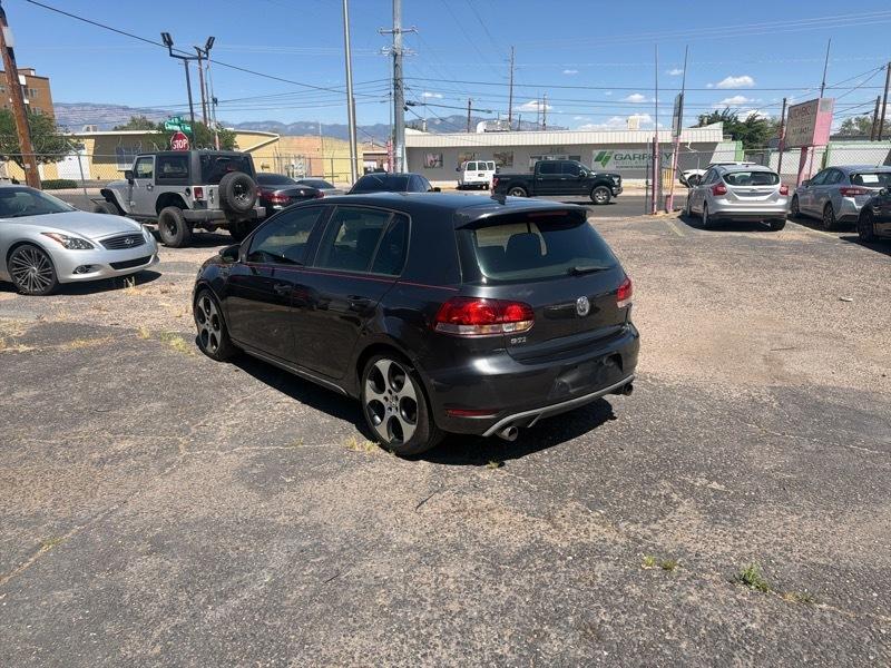 Volkswagen GTI 2.0T Sedan PZEV 2010
