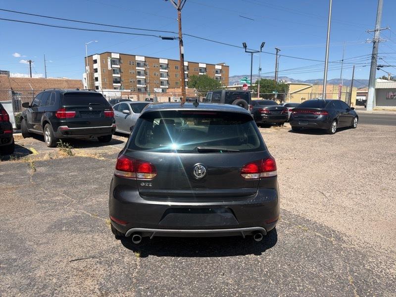 Volkswagen GTI 2.0T Sedan PZEV 2010
